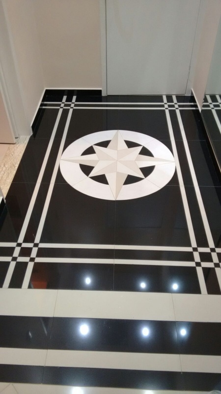 Piso de Mármore Preto na Vila Cretti - Piso de Mármore Branco